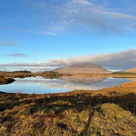 Private Apartment One On Lough Corrib, Oughterard Голуей Екстериор снимка