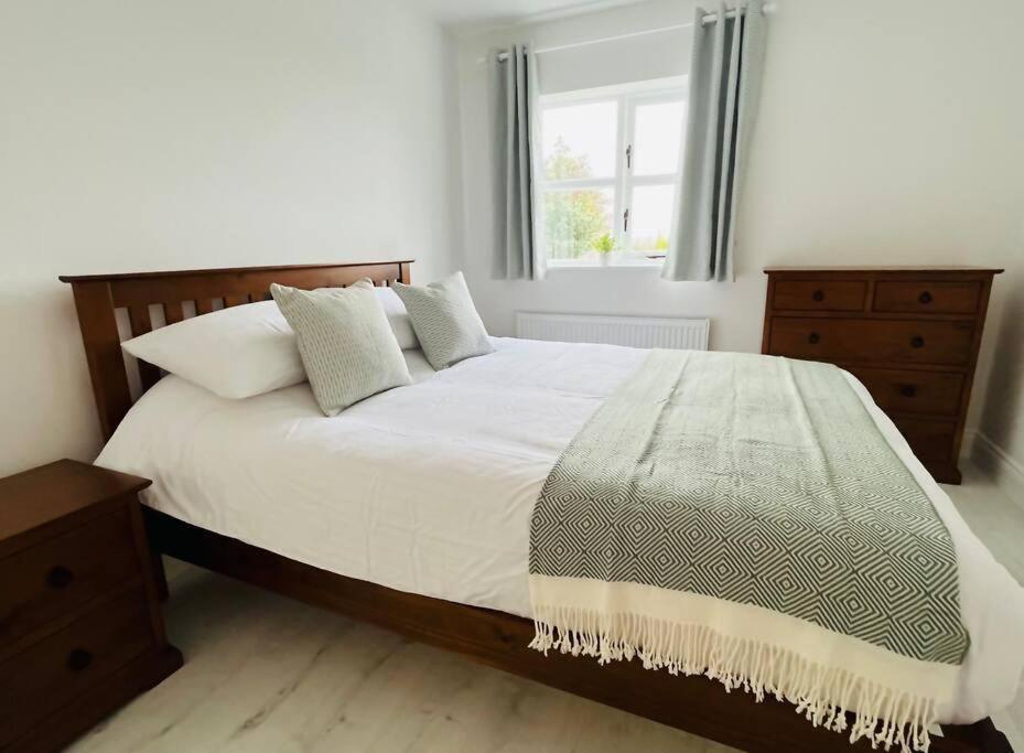 Private Apartment One On Lough Corrib, Oughterard Голуей Екстериор снимка
